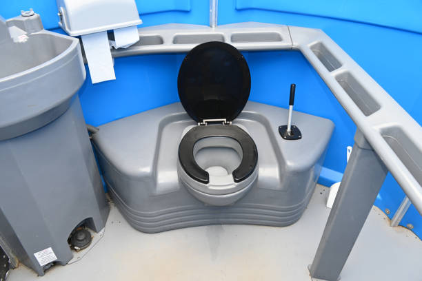 Best Porta potty rental near me  in Strathmore, CA